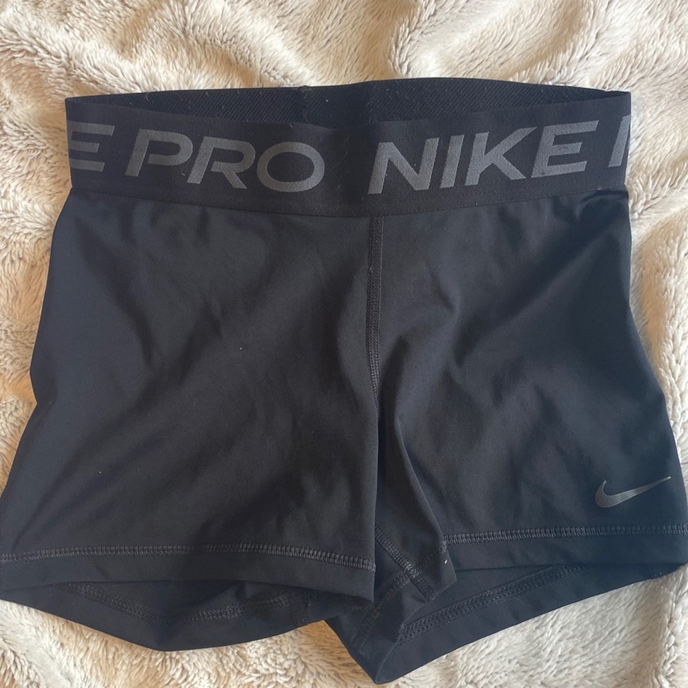 Nike Pro shorts size small